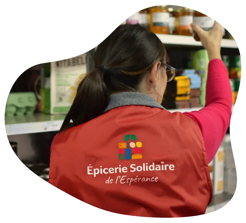 Épicerie d'aide alimentaire dans un magasin